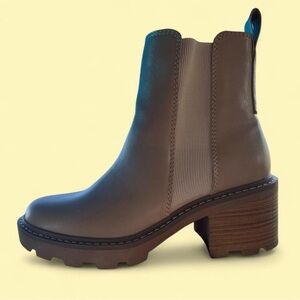 Tan Taupe Chelsea Lug Sole Ankle Boot